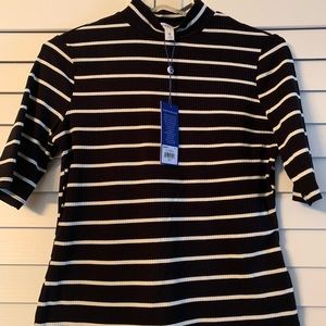 Striped quarter sleeve length top